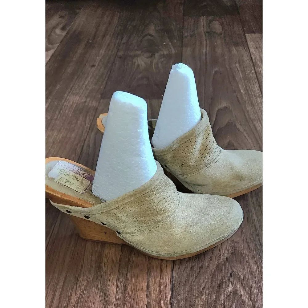 Kors Clogs - Picture 2 of 6